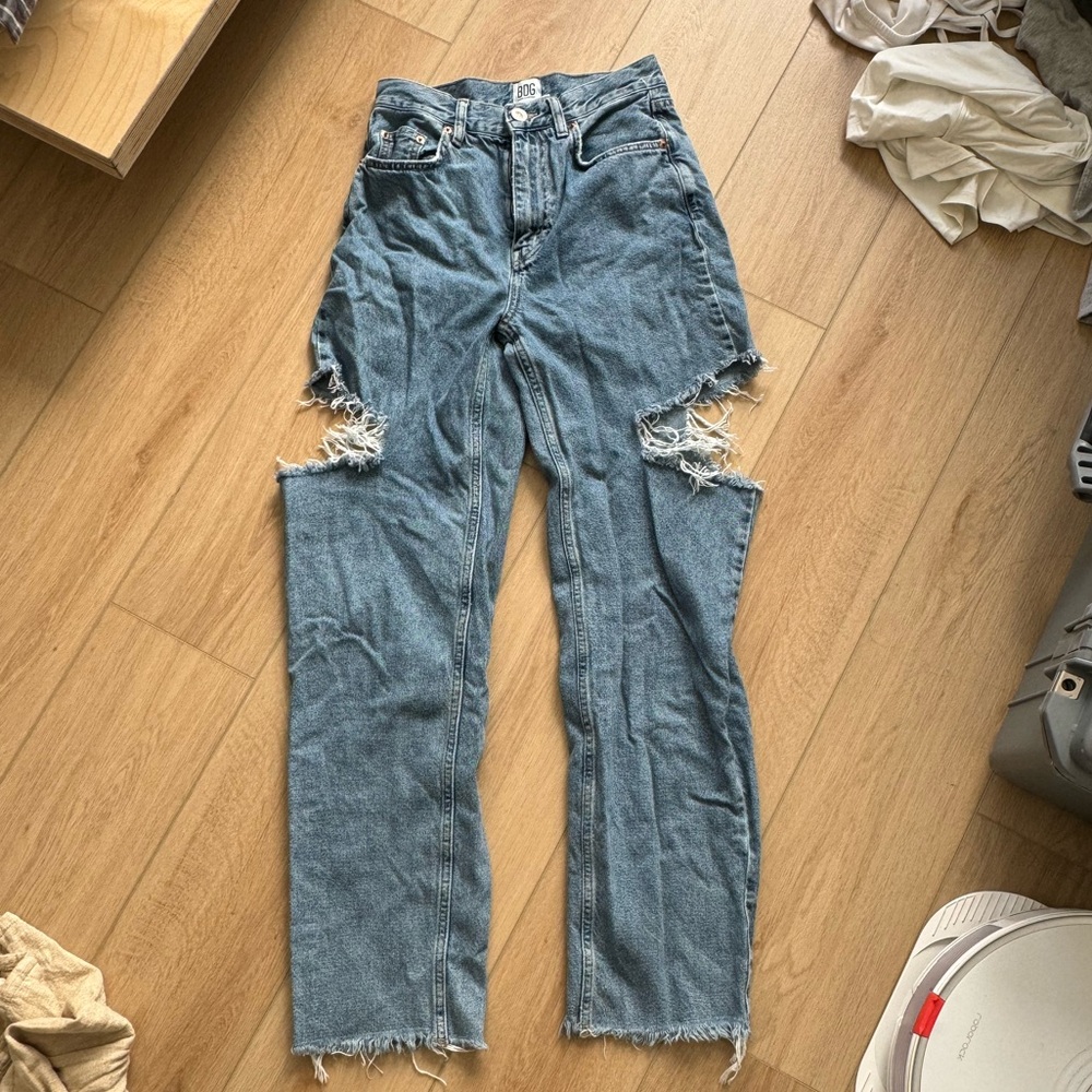 Urban outfitters cut high waisted jeans - US 26